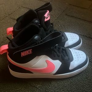 Nike Court Borough Mid 2